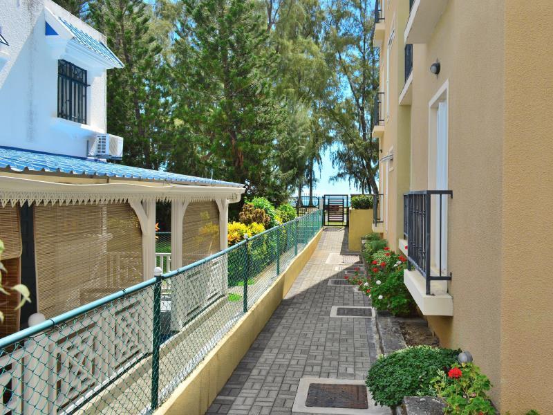 Paradya Beach Apartments Flic en Flac Exterior foto