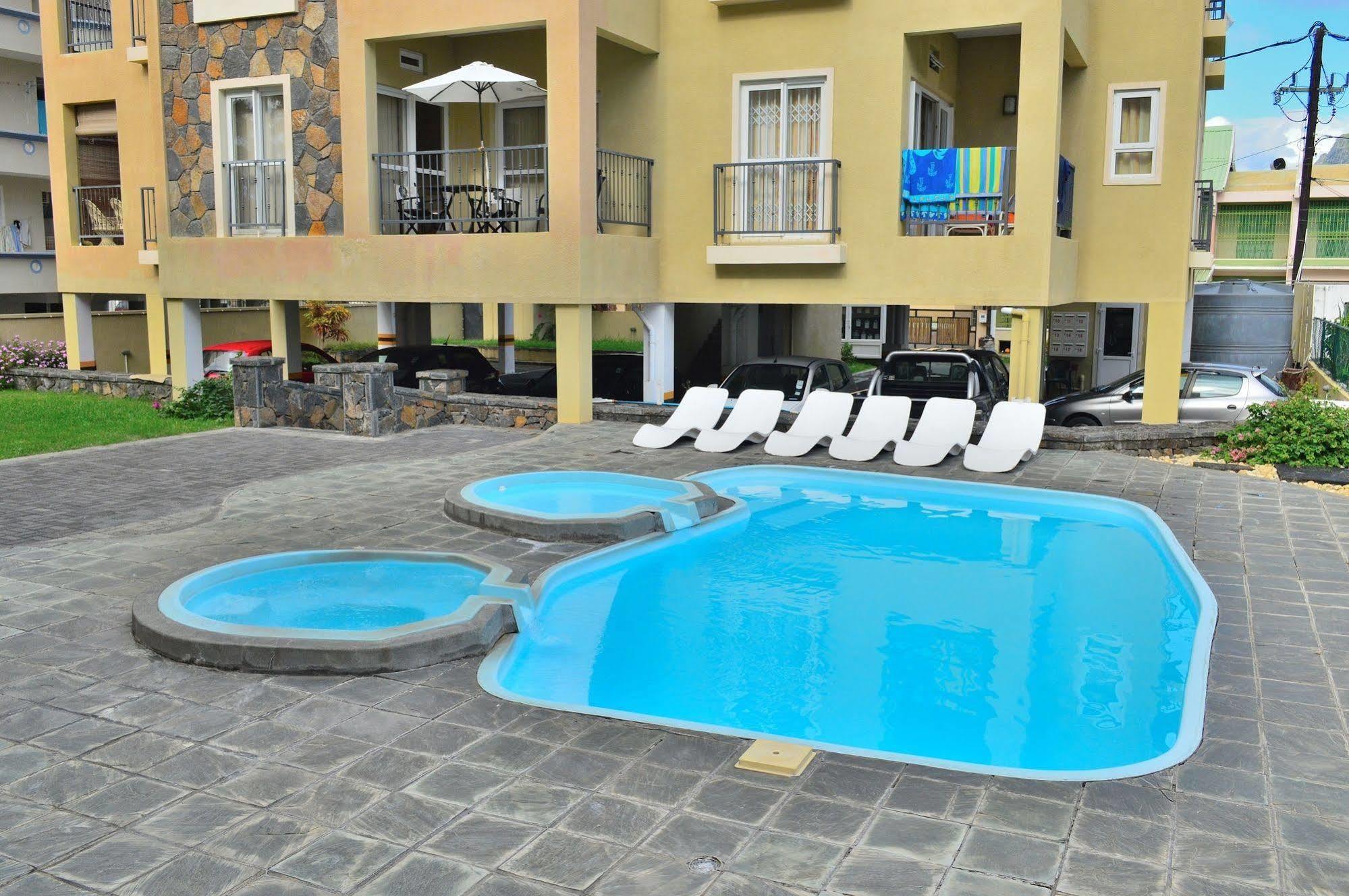 Paradya Beach Apartments Flic en Flac Exterior foto