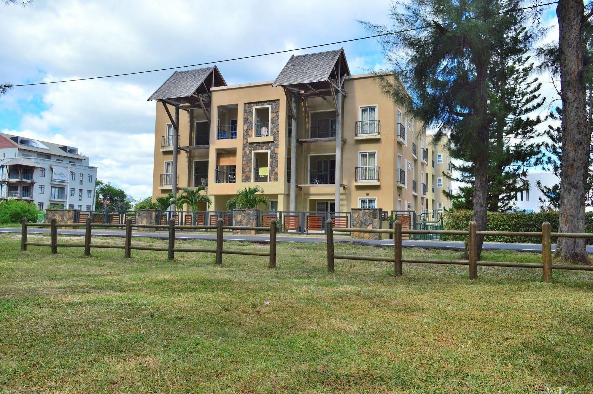 Paradya Beach Apartments Flic en Flac Exterior foto